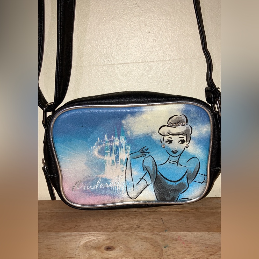 Shanghai DISNEY Resort Cinderella Adjustable Crossbody Purse Bag Rare